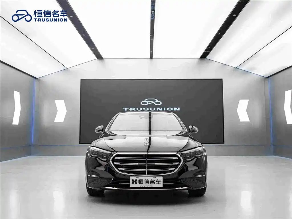 Mercedes-Benz E-Class — миниатюра 2