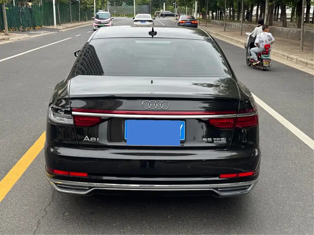 Audi A8 — миниатюра 8