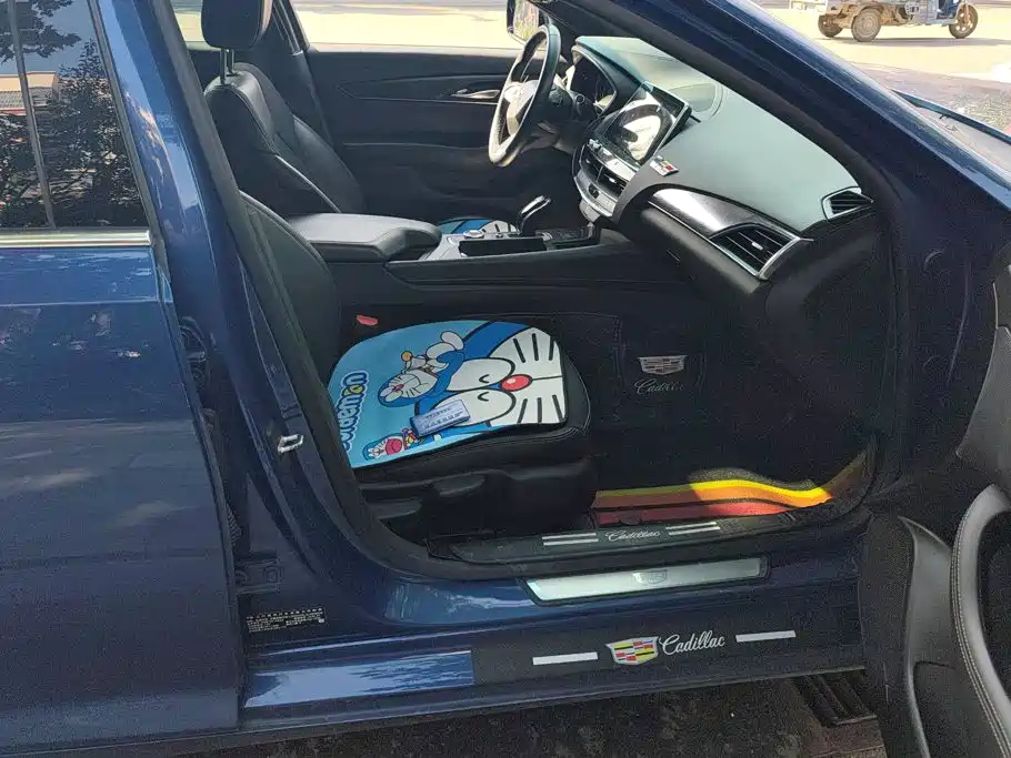 Cadillac CT5 — миниатюра 8
