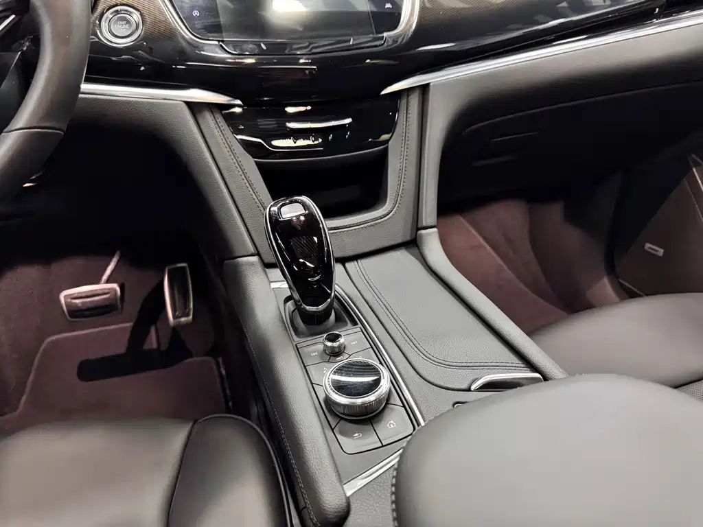 Cadillac XT6 — миниатюра 10