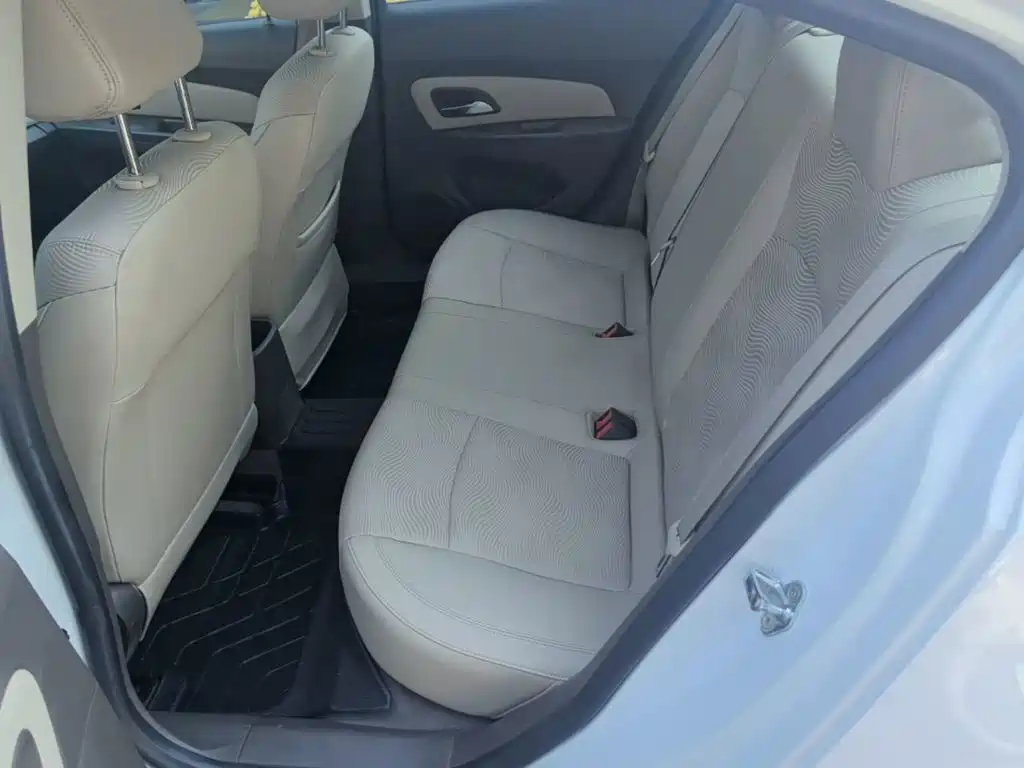 Chevrolet Cruze — миниатюра 17