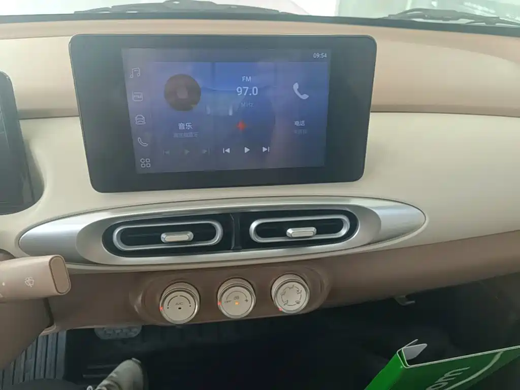 Wuling MINIEV — миниатюра 13
