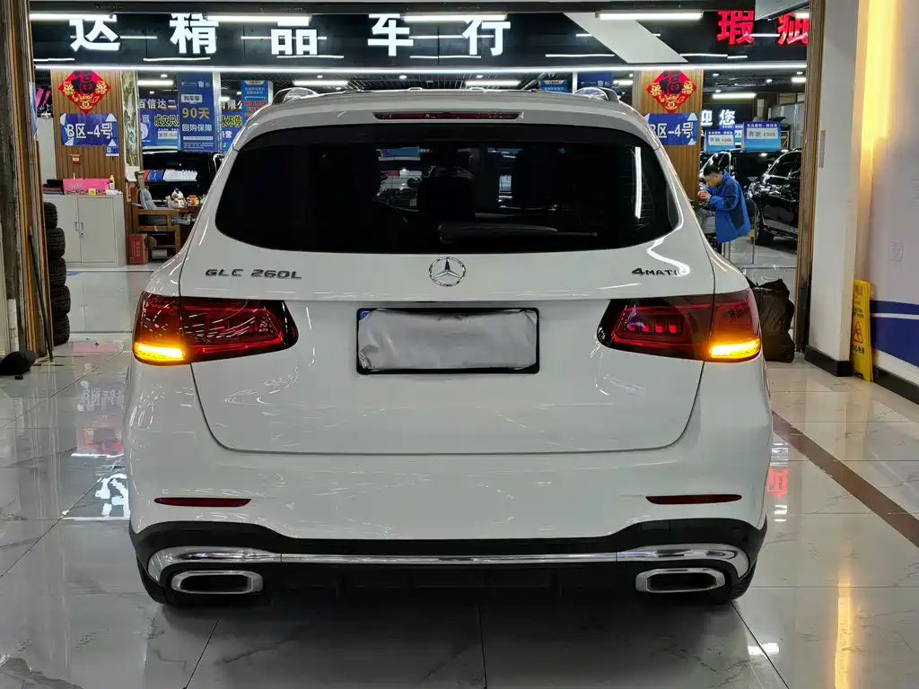 MERCEDES-BENZ GLC