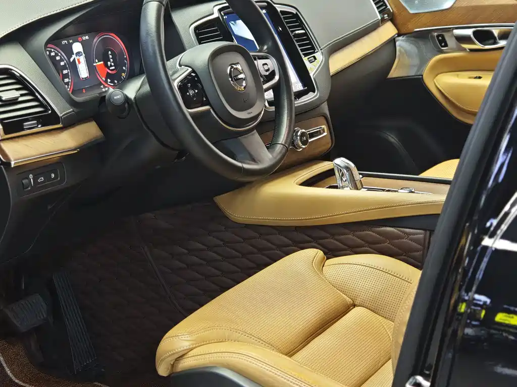 VOLVO XC90 PLUG IN HYBRID