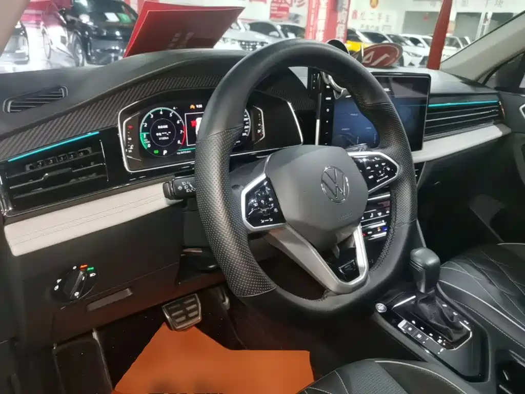Volkswagen Tiguan L — миниатюра 10