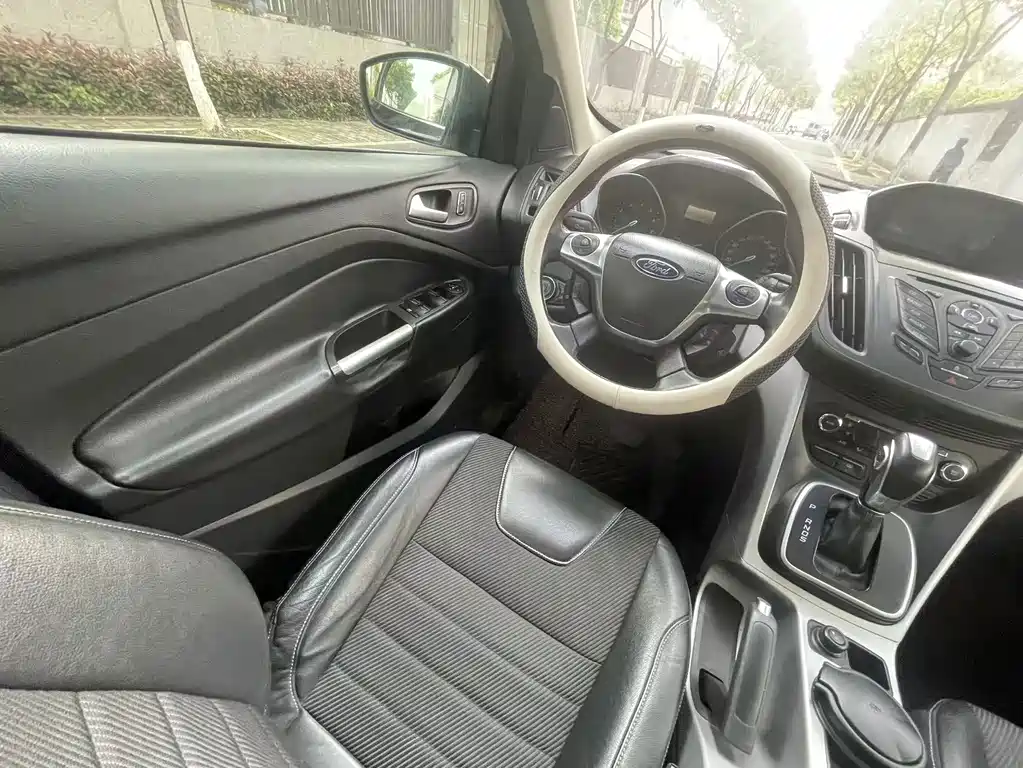 Ford Kuga — миниатюра 17