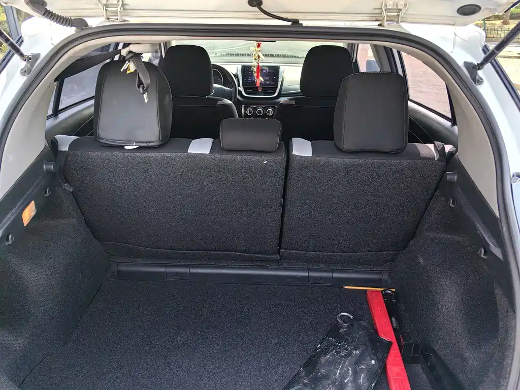 Toyota Yaris L — миниатюра 18