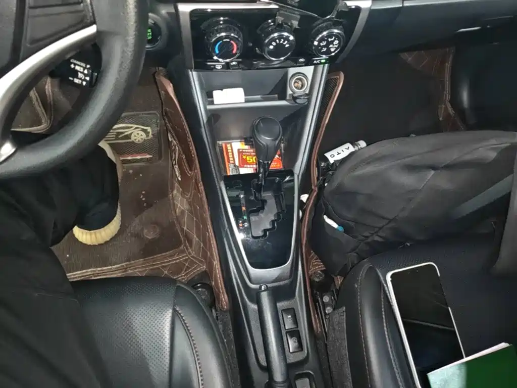 Toyota Yaris L — миниатюра 14