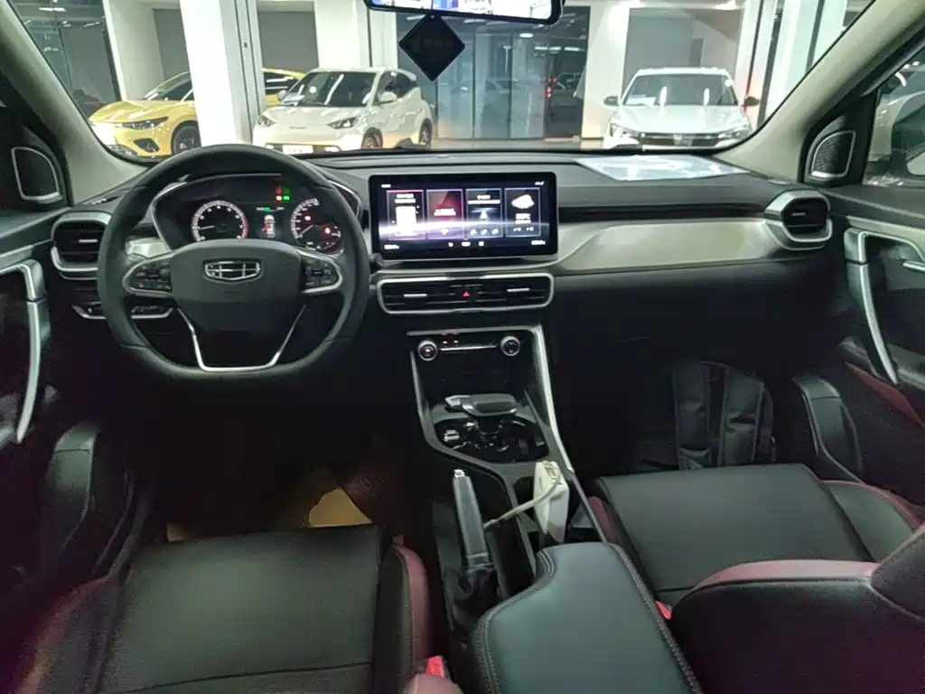 Geely Binyue — миниатюра 10