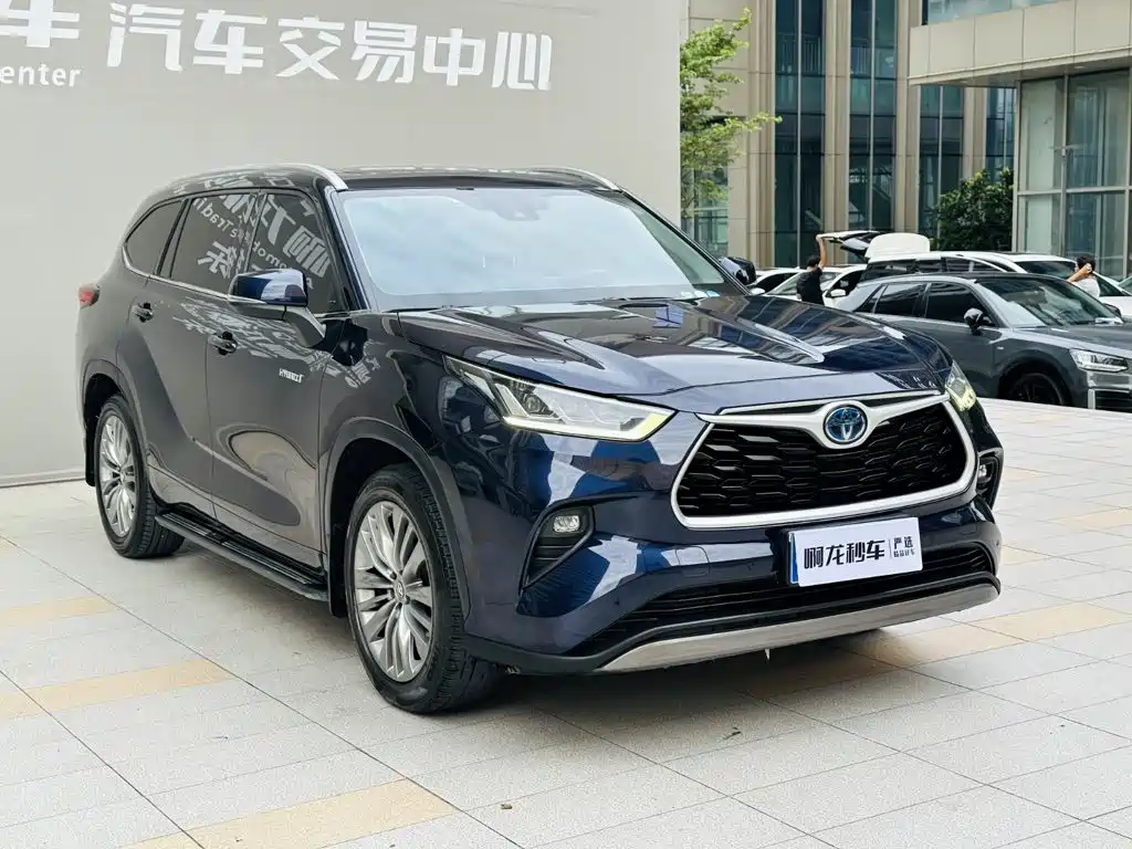 Toyota Highlander 2022 2.5L Luxury 7 мест
