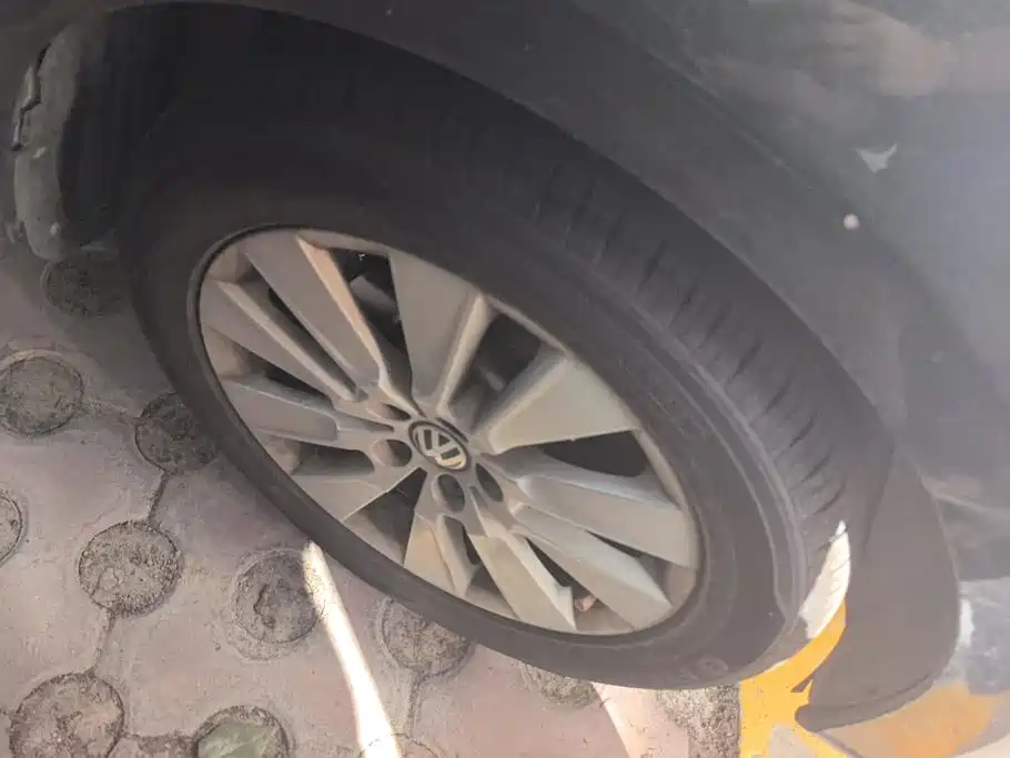 Volkswagen Lavida — миниатюра 6