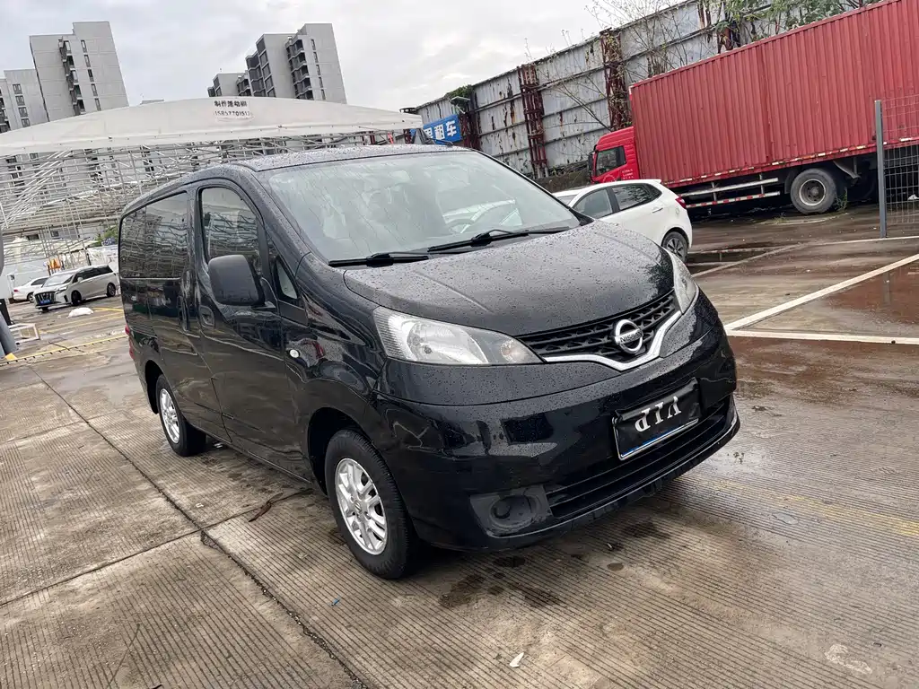 Nissan NV200 — миниатюра 3