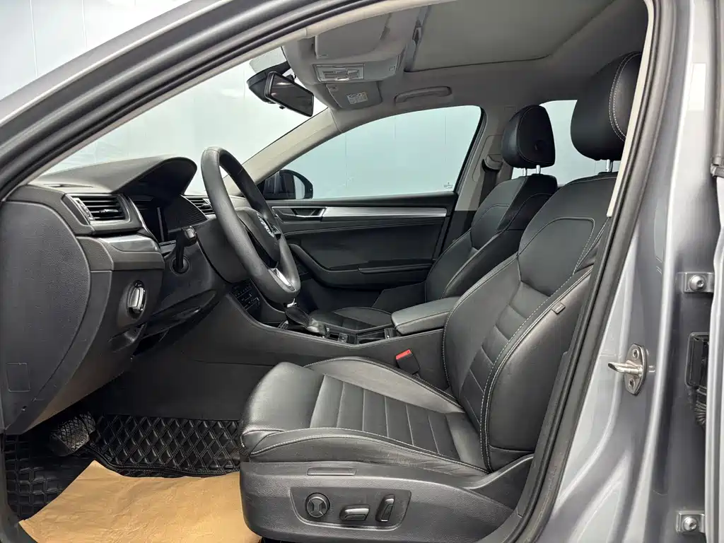 Skoda Superb — миниатюра 4