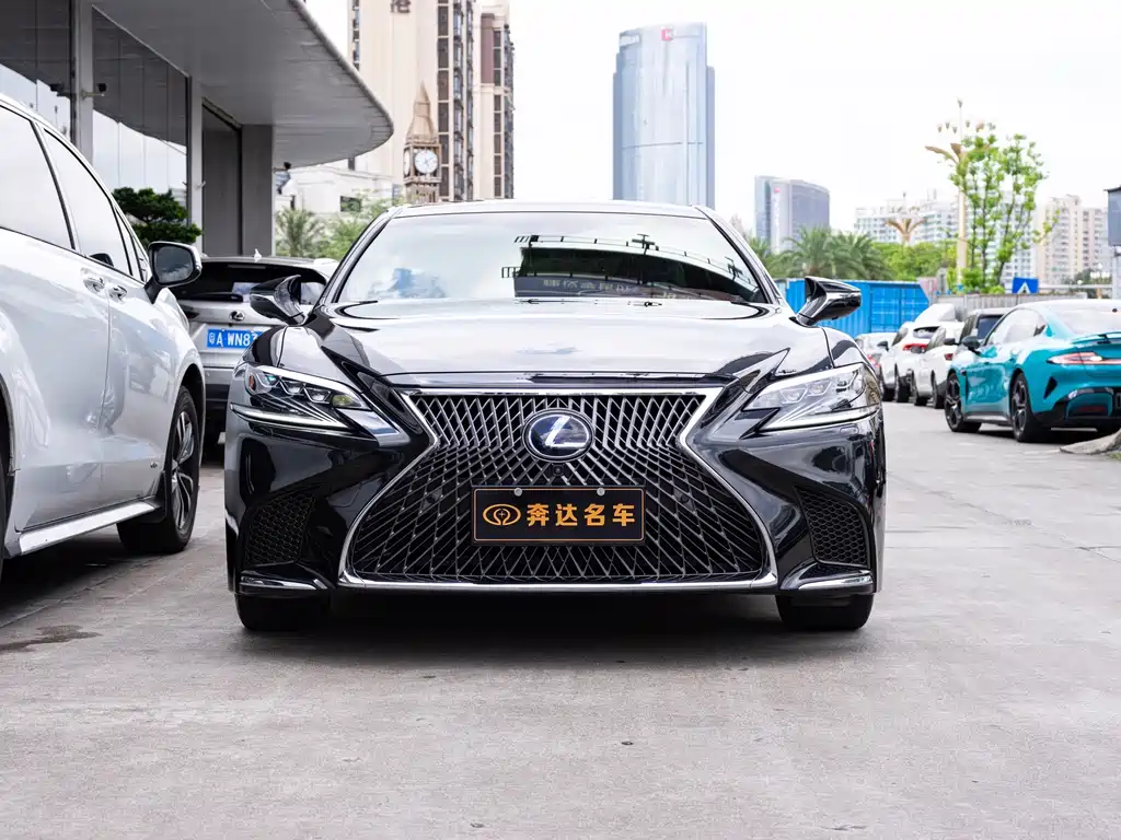 Lexus LS — миниатюра 2