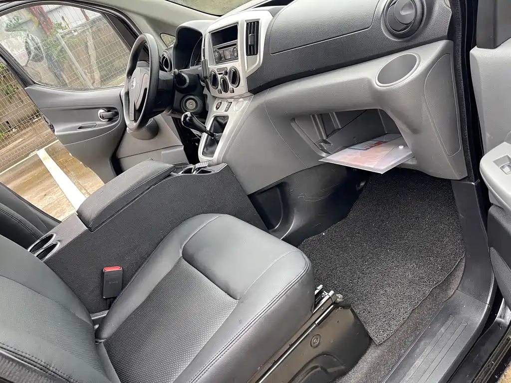 Nissan NV200 — миниатюра 12
