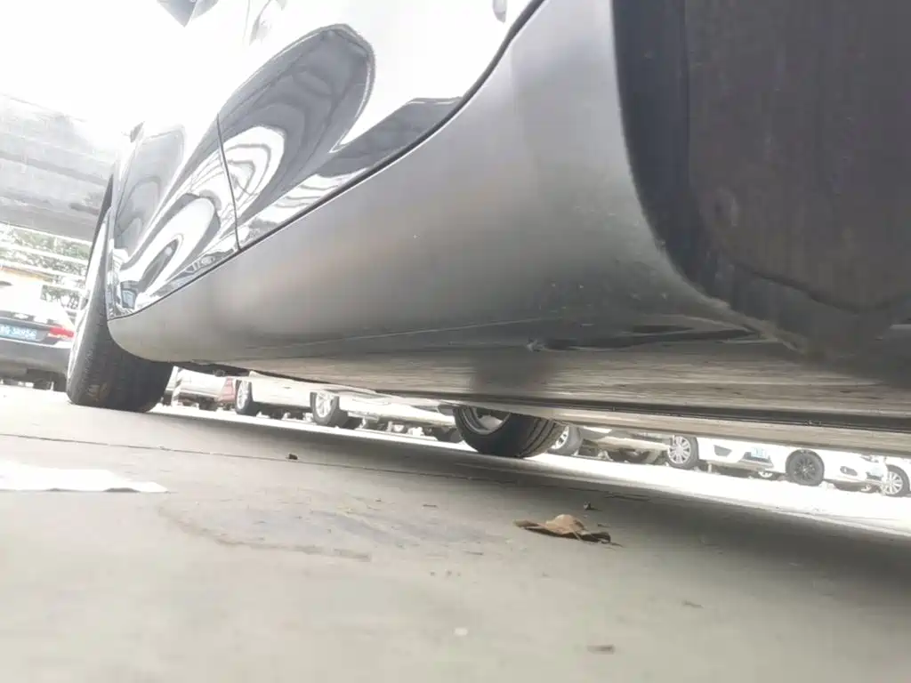 Tesla Model Y — миниатюра 22