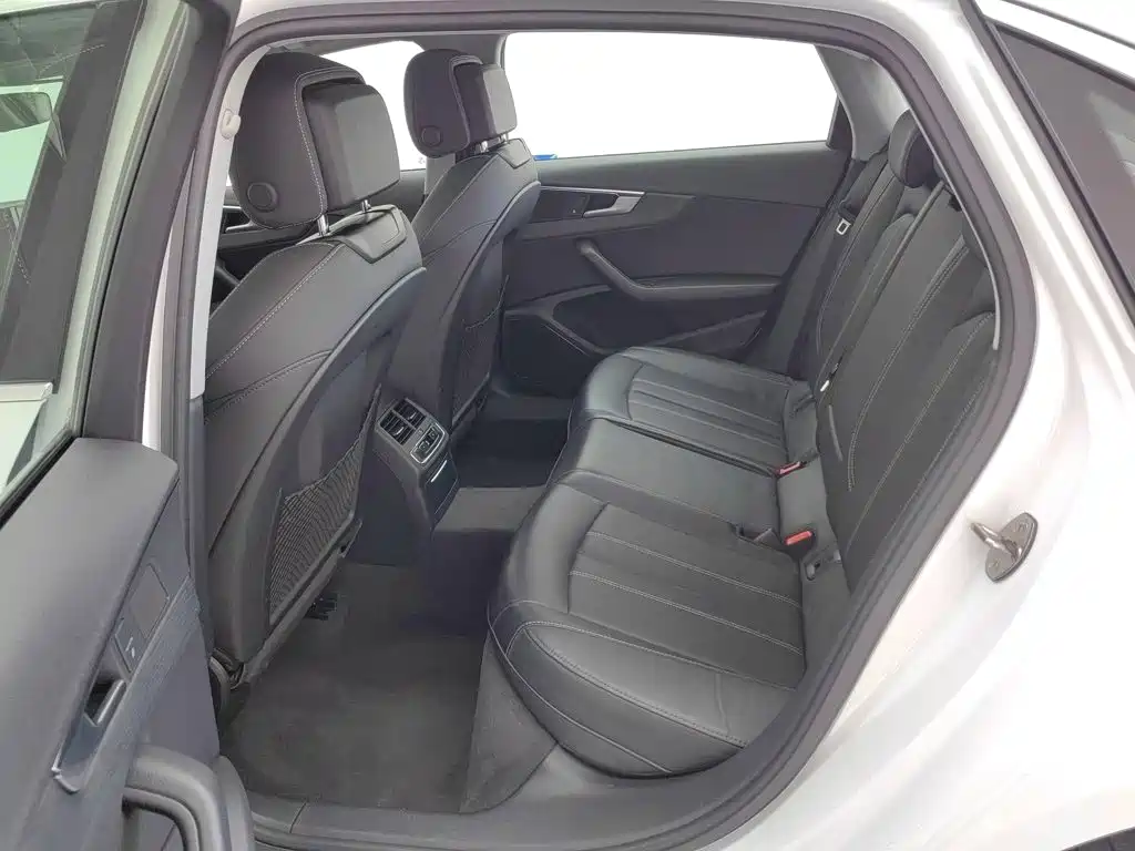 Audi A4L — миниатюра 15