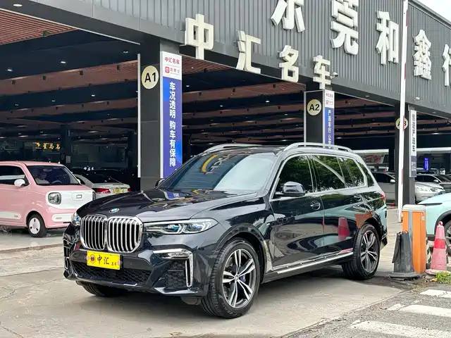 BMW  X7 2021