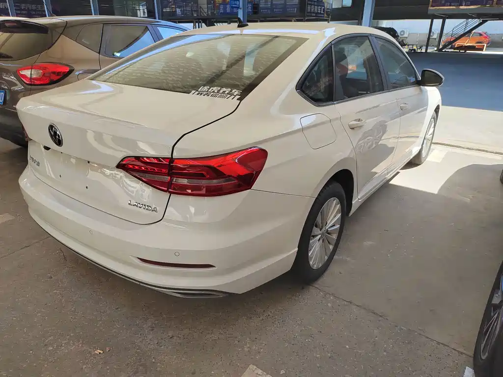 Volkswagen Lavida — миниатюра 10