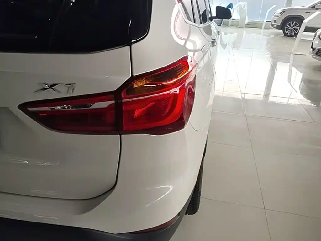 BMW X1 — миниатюра 8