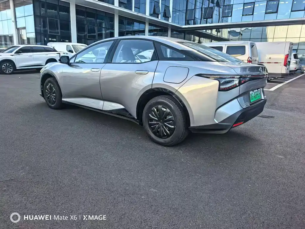 Toyota bZ3 — миниатюра 6
