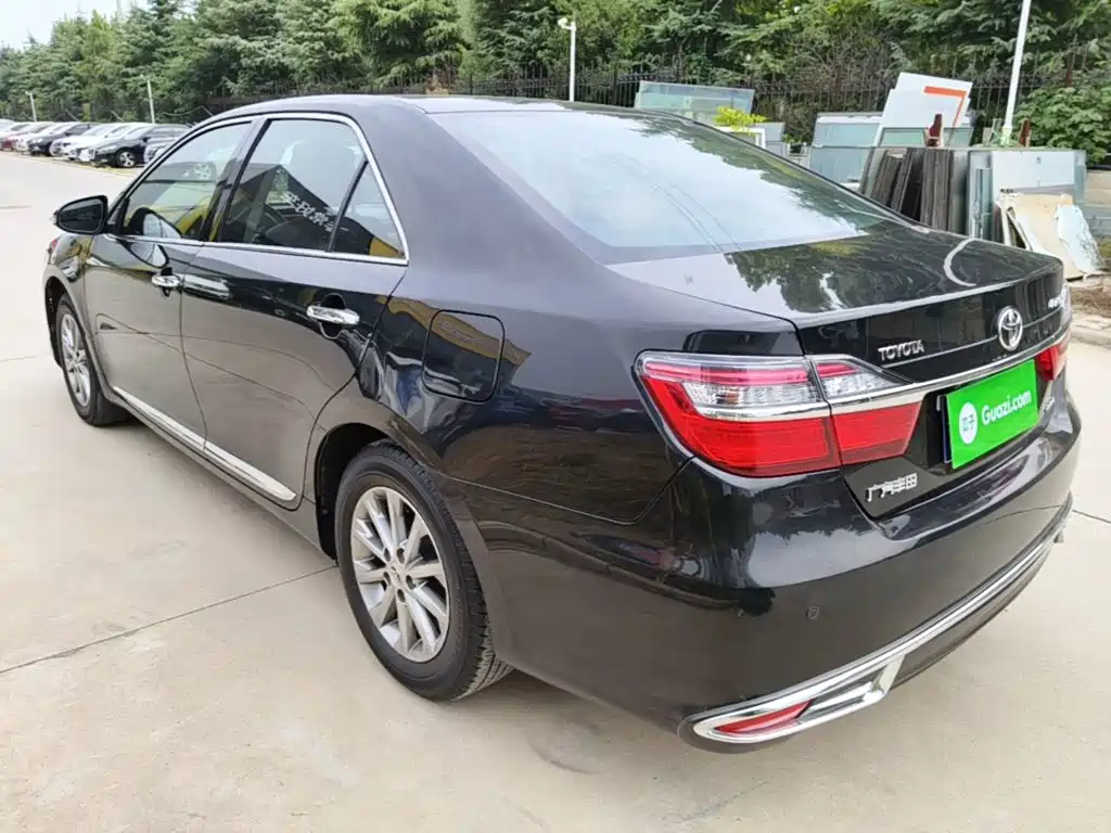 Toyota Camry — миниатюра 5