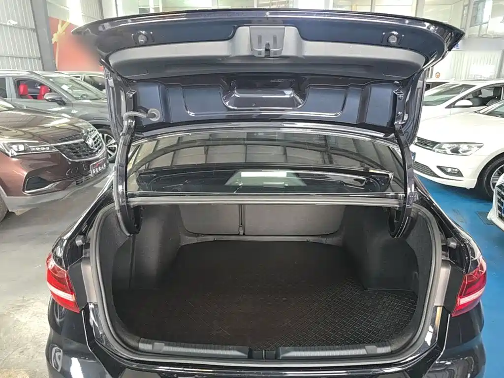Volkswagen Lavida — миниатюра 19