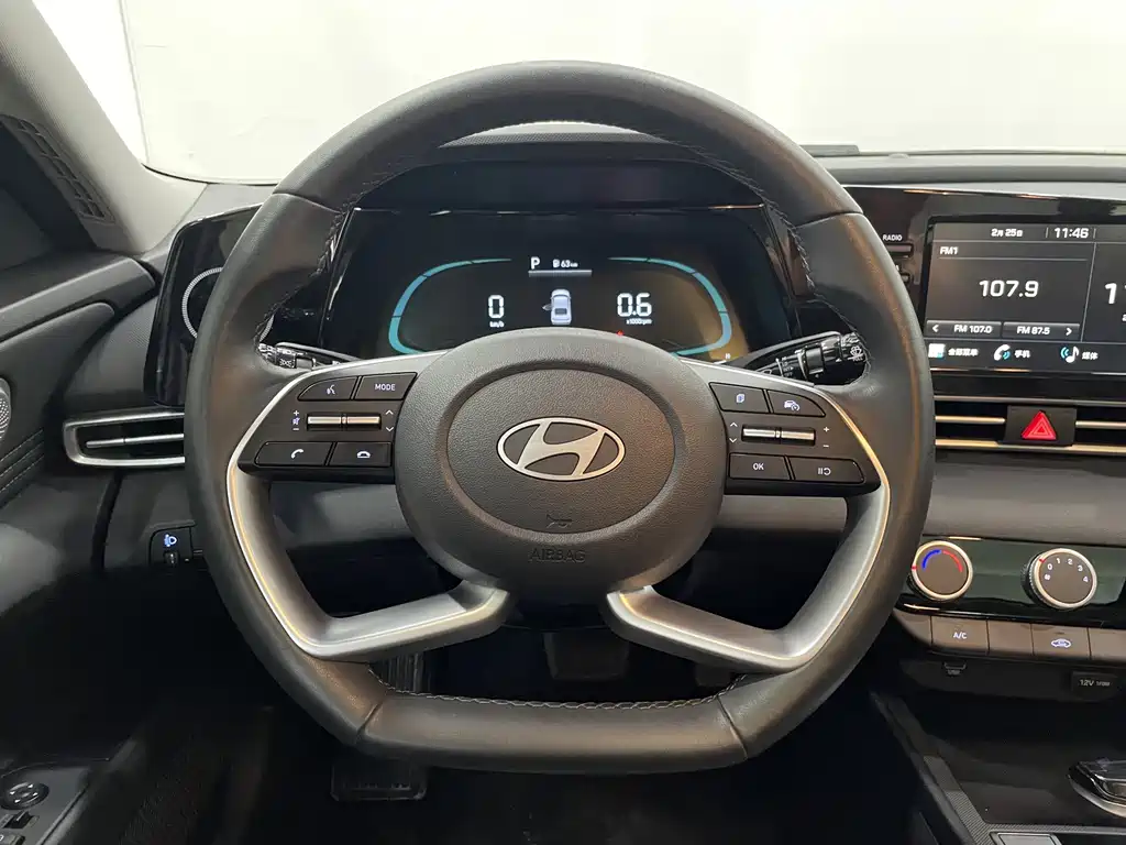 Hyundai Elantra — миниатюра 11