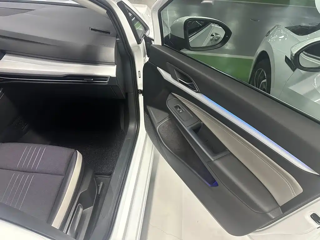 Volkswagen Golf — миниатюра 4