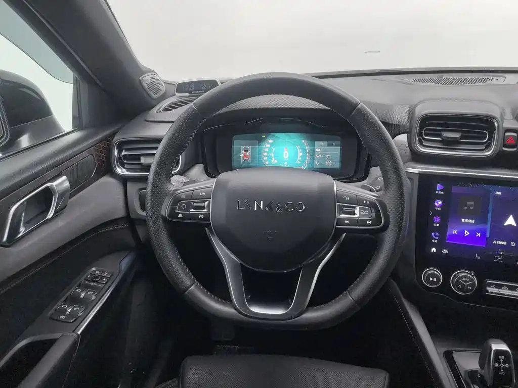 Lynk & Co 03 — миниатюра 11