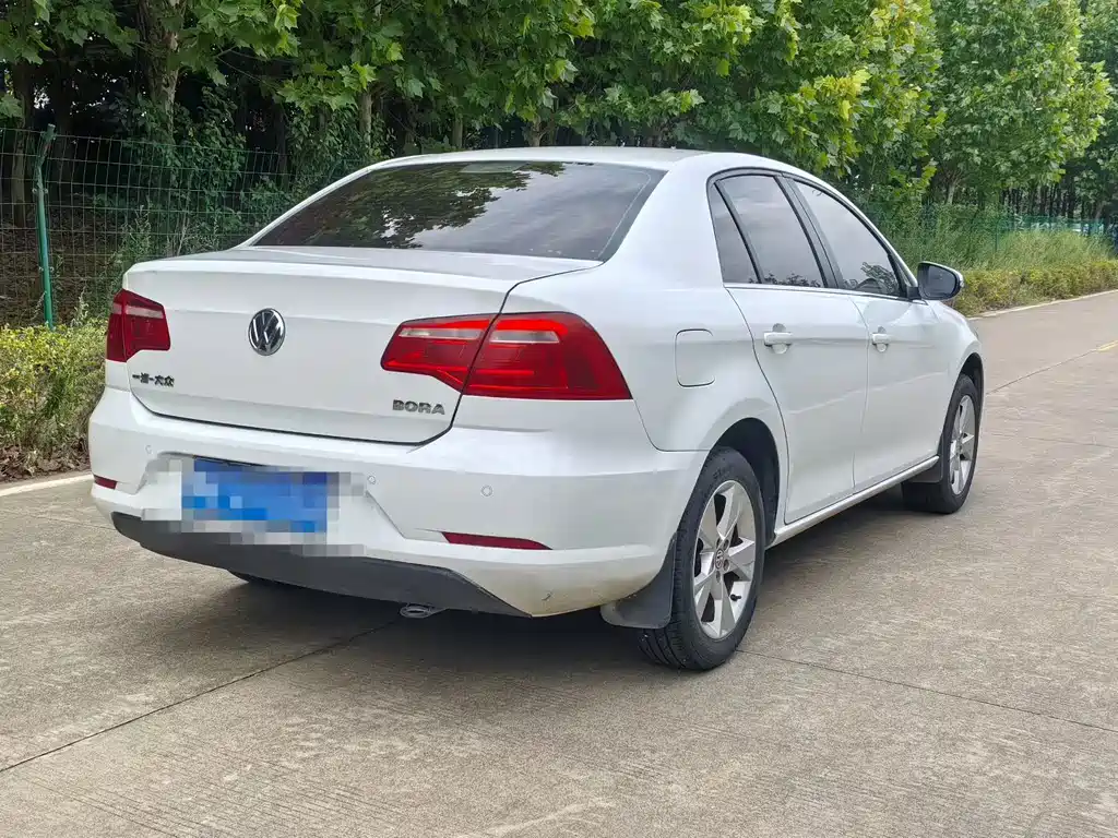 Volkswagen Bora — миниатюра 4