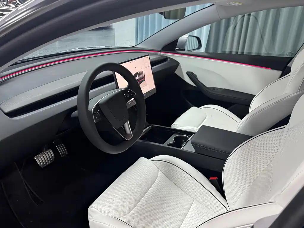 Tesla Model 3 — миниатюра 4
