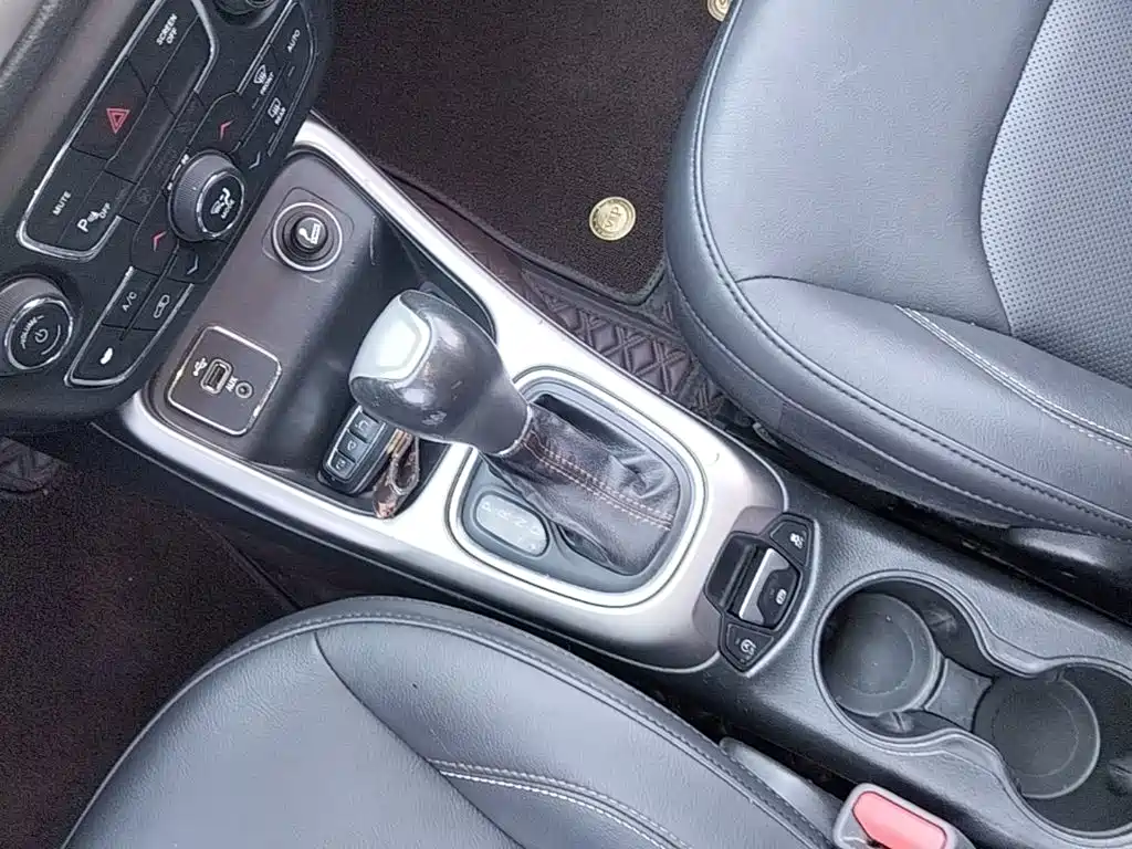 Jeep Compass — миниатюра 14