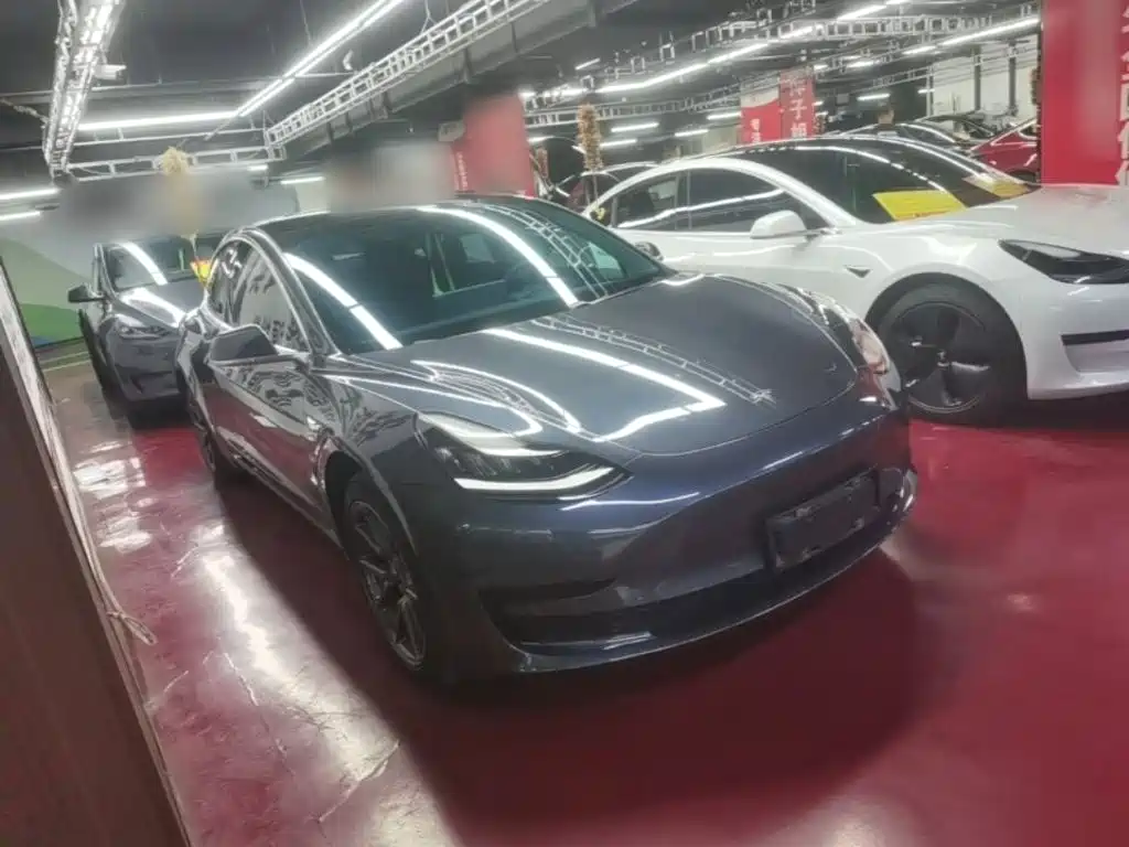 Tesla Model 3 — миниатюра 4