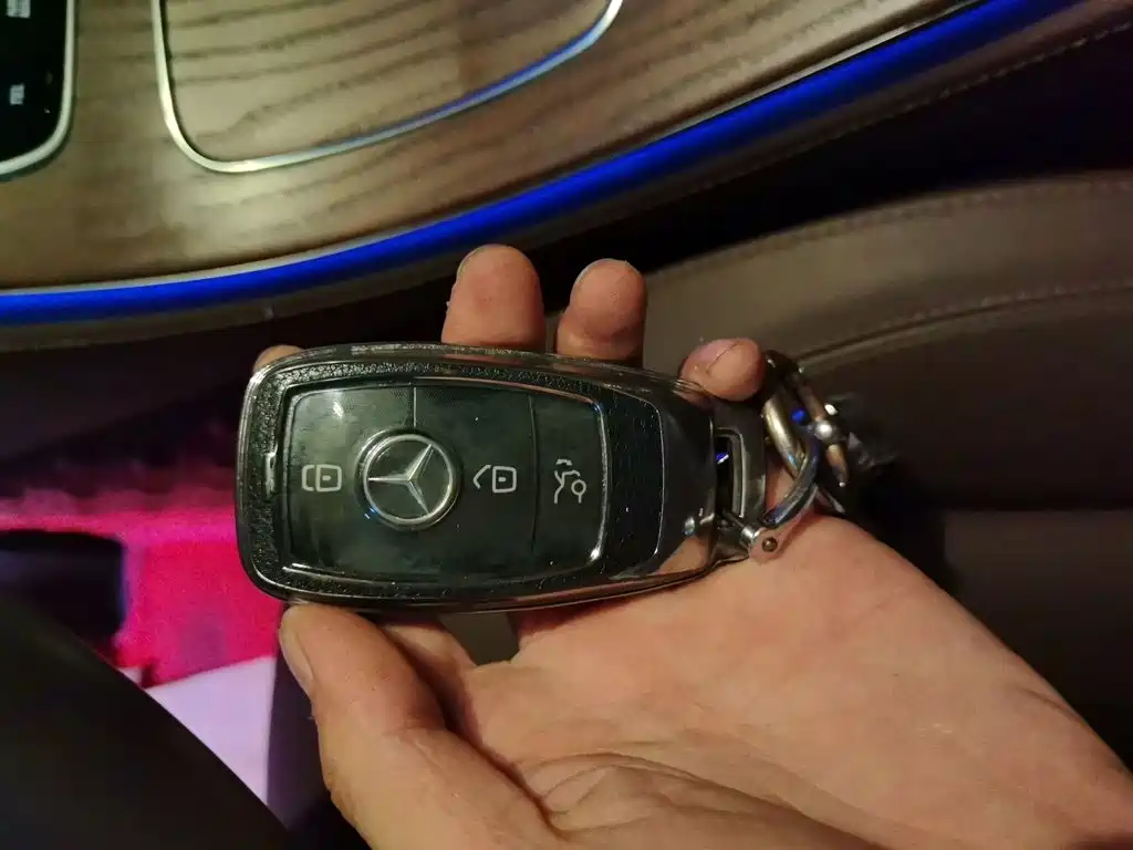 Mercedes-Benz E-Class — миниатюра 12