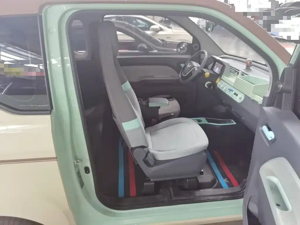 Wuling MINIEV — миниатюра 25