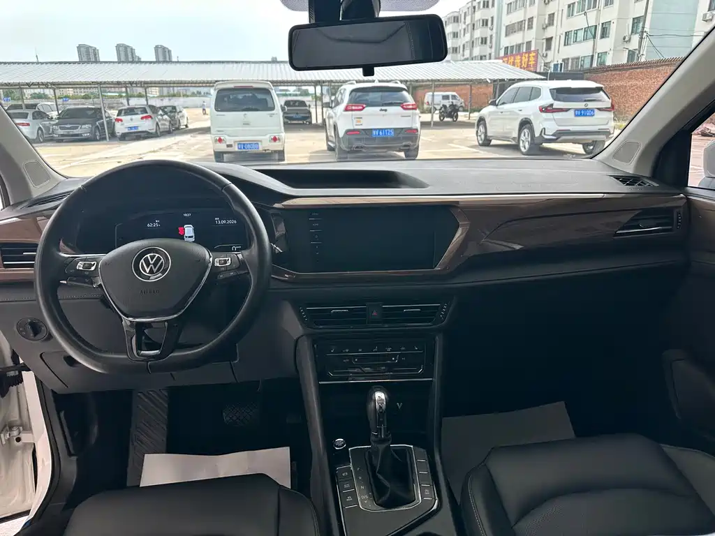 Volkswagen Tharu — миниатюра 6