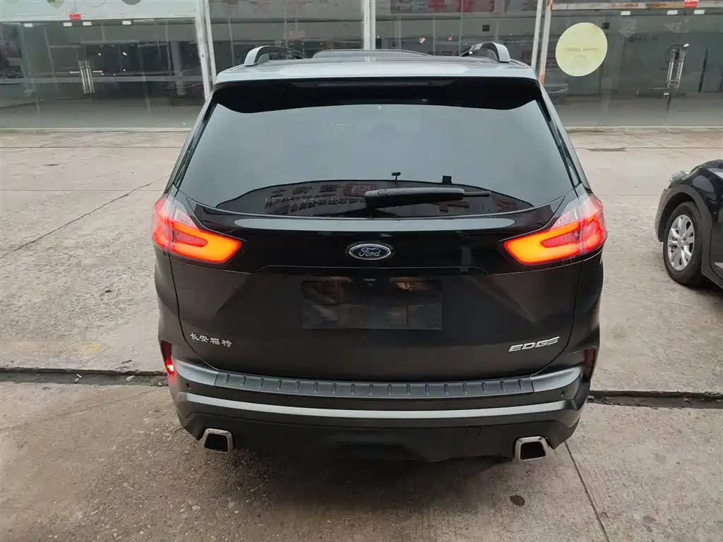 Ford Edge - фото 4