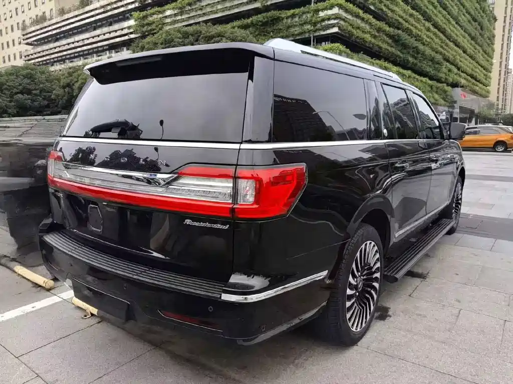 Lincoln Navigator — миниатюра 4