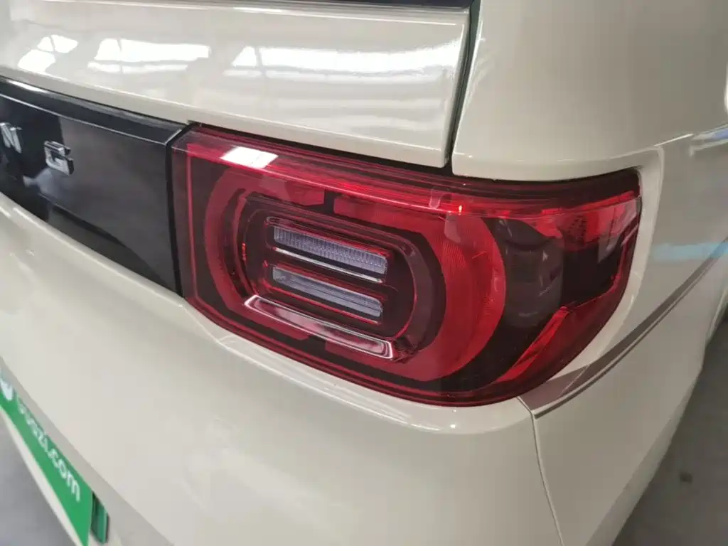 Wuling MINIEV — миниатюра 8