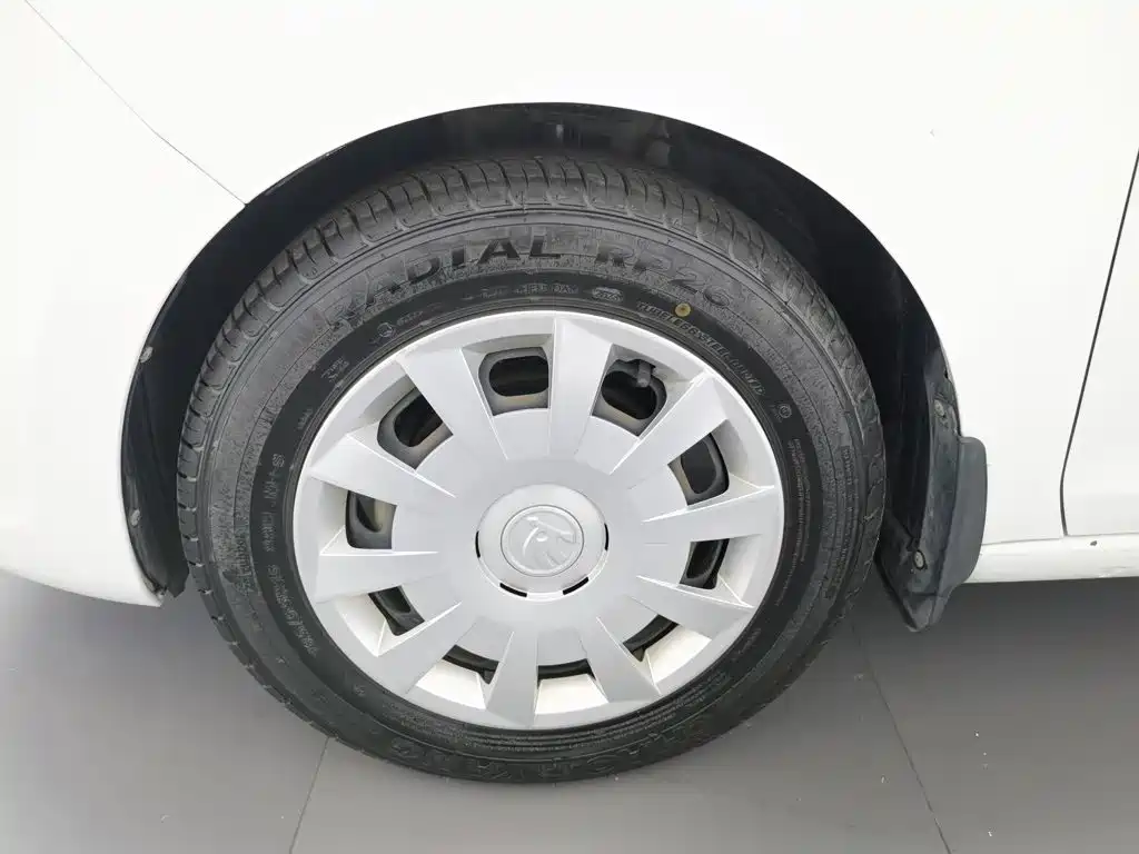 Skoda Rapid Spaceback — миниатюра 17