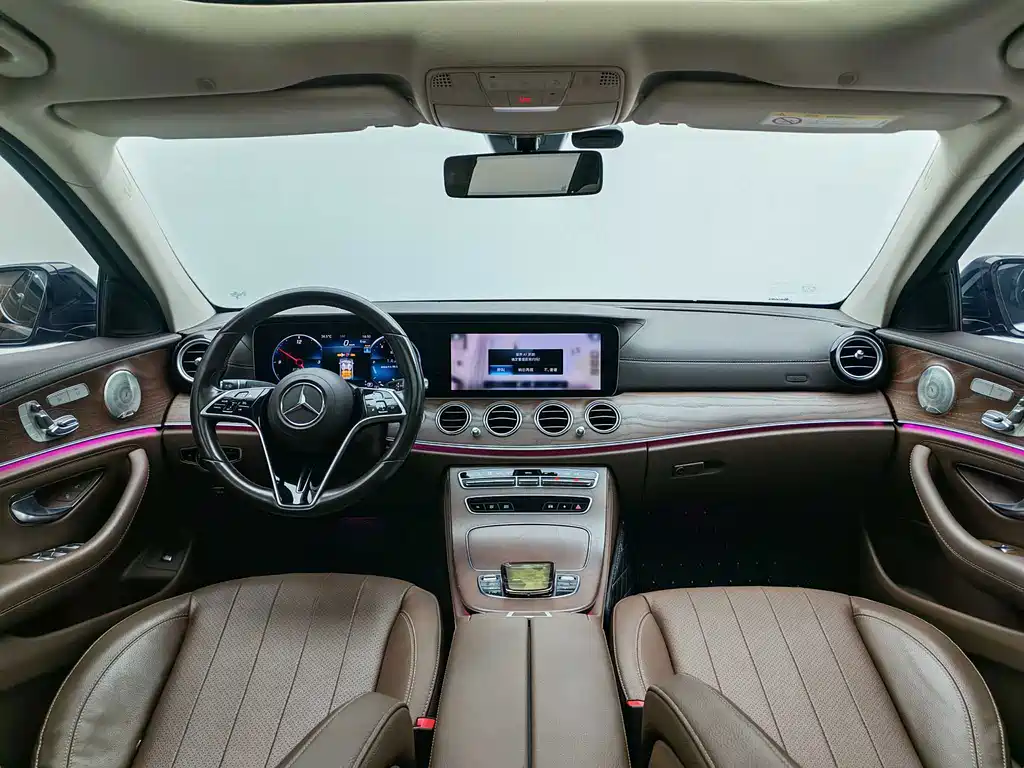 Mercedes-Benz E-Class — миниатюра 11
