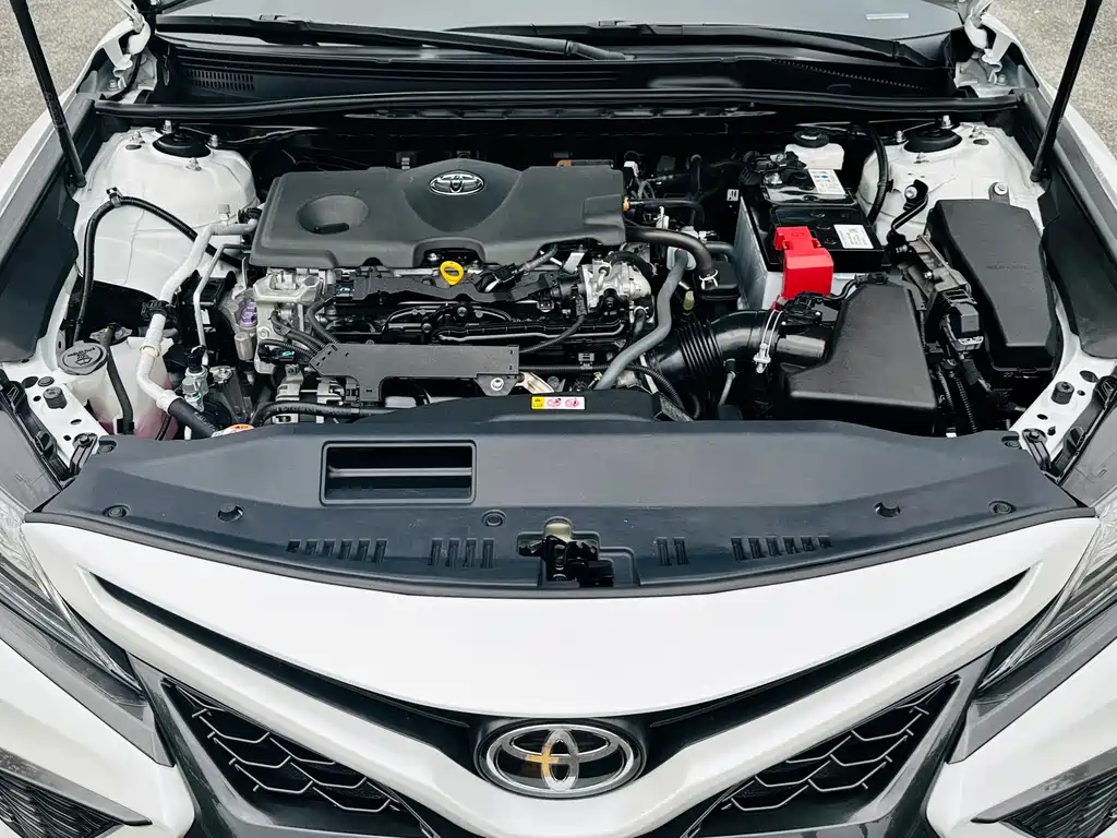 Toyota Camry — миниатюра 12