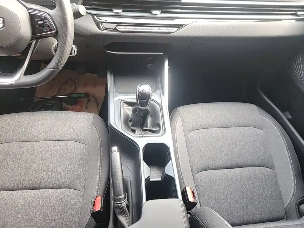 Geely Emgrand — миниатюра 14
