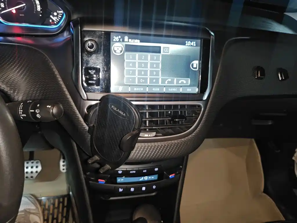 Peugeot 2008 — миниатюра 9