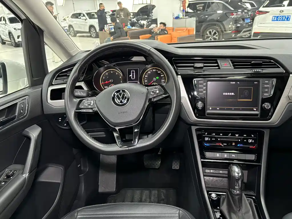 Volkswagen Touran — миниатюра 13