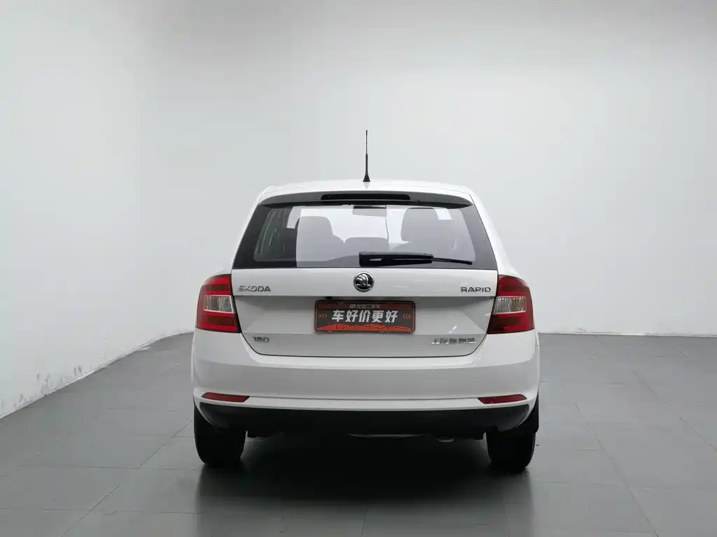 Skoda Rapid Spaceback — миниатюра 4