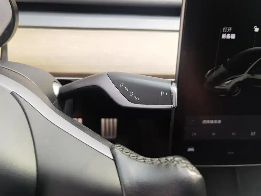 Tesla Model 3 — миниатюра 16