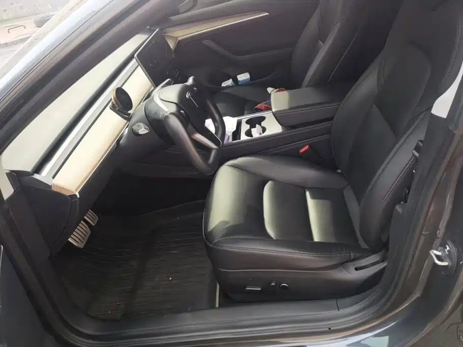 Tesla Model 3 — миниатюра 9