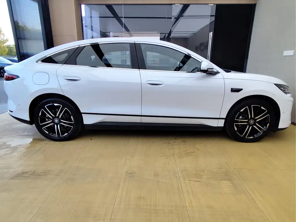 BYD Qin L — миниатюра 9